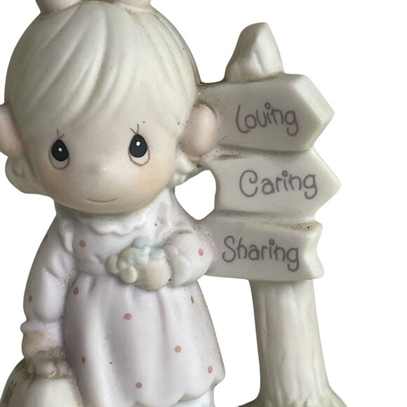 1993 Vintage Precious Moments PM040 Loving Caring Sharing Girl at Crossroad u - Picture 2 of 6